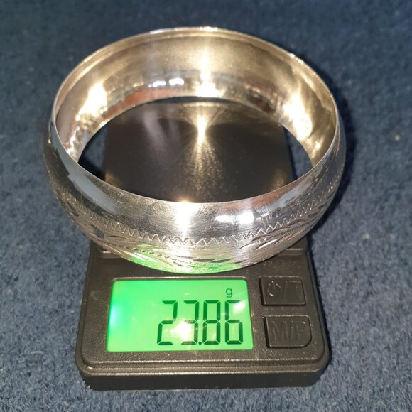 Timeless Elegance: Vintage Handcrafted Taxco Sterling Silver Bangle Bracelet - Picture 15 of 15